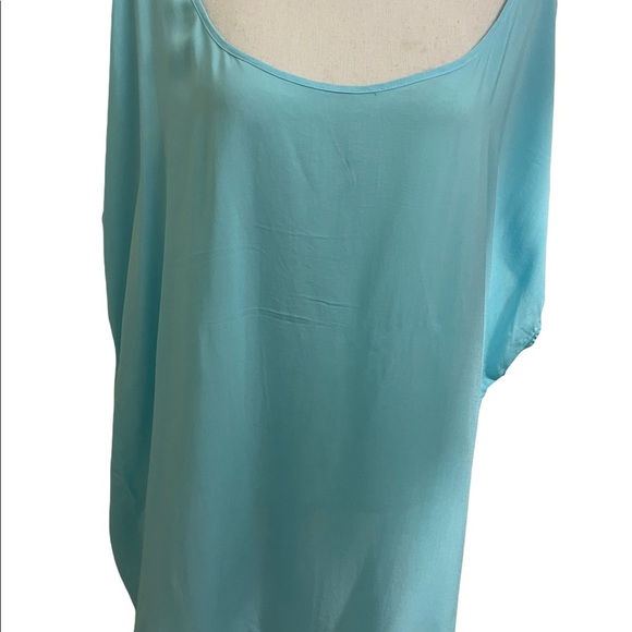 Torrid Womens light blue sleeveless cutout back pattern size 3X plus blouse - Picture 8 of 11